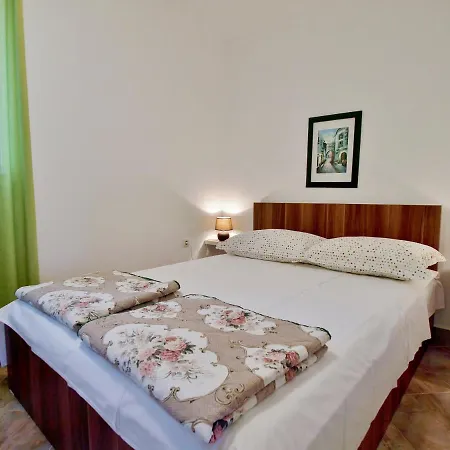 Apartman Rab 12616a Banjol