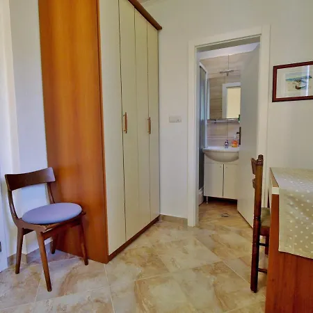 Rab 12616a Apartman Banjol